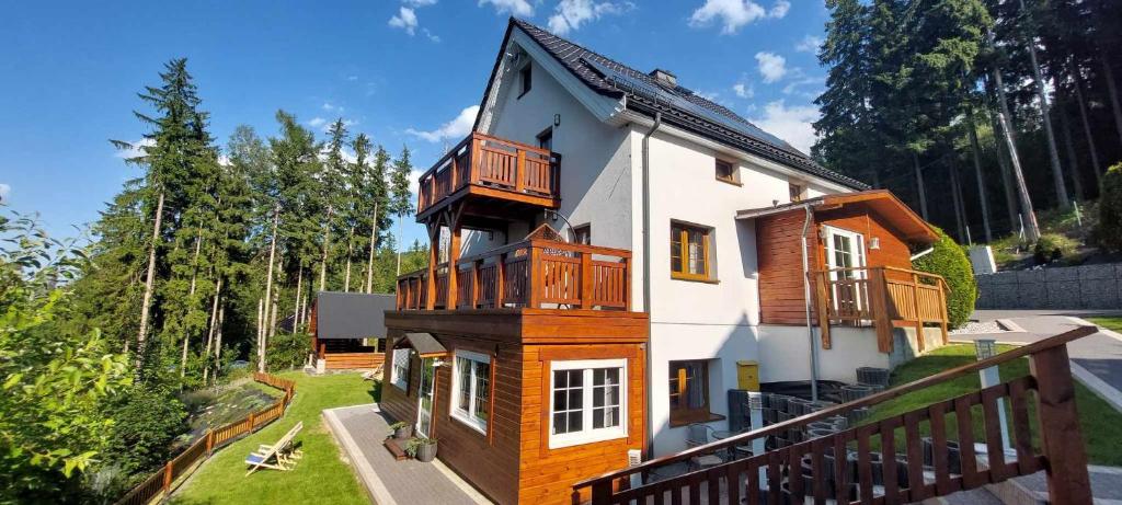 Budova, v ktorej sa apartmán nachádza