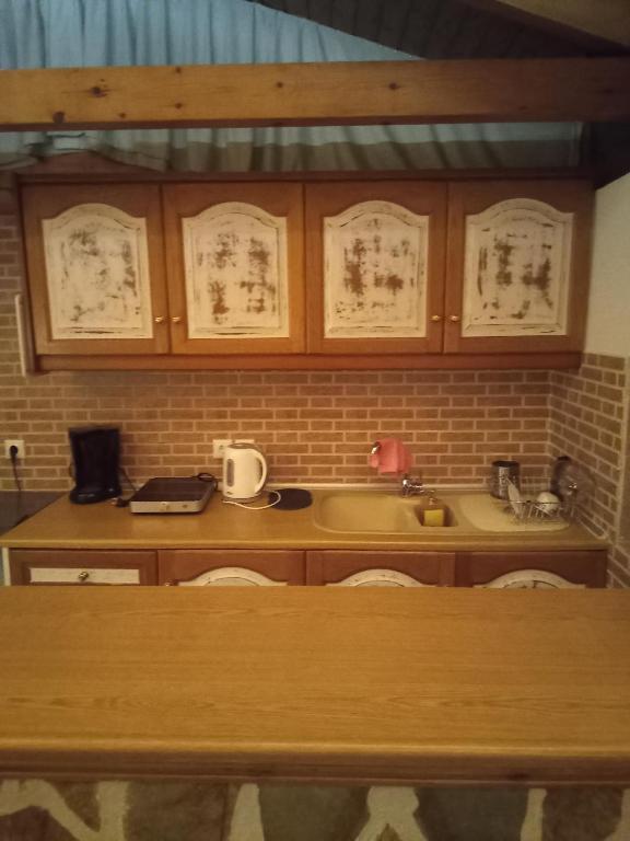 Anna's Apartment and Studio - 8