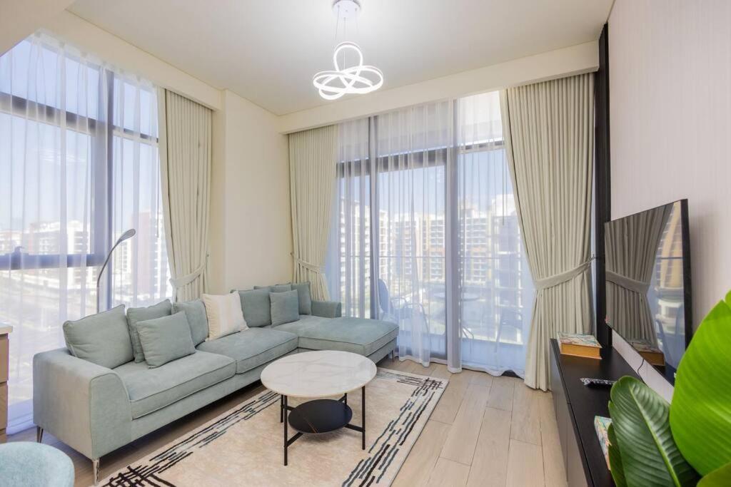 Urban Charm: Luxe 1BR Haven Near Downtown Dubai, Dubai (updated prices ...