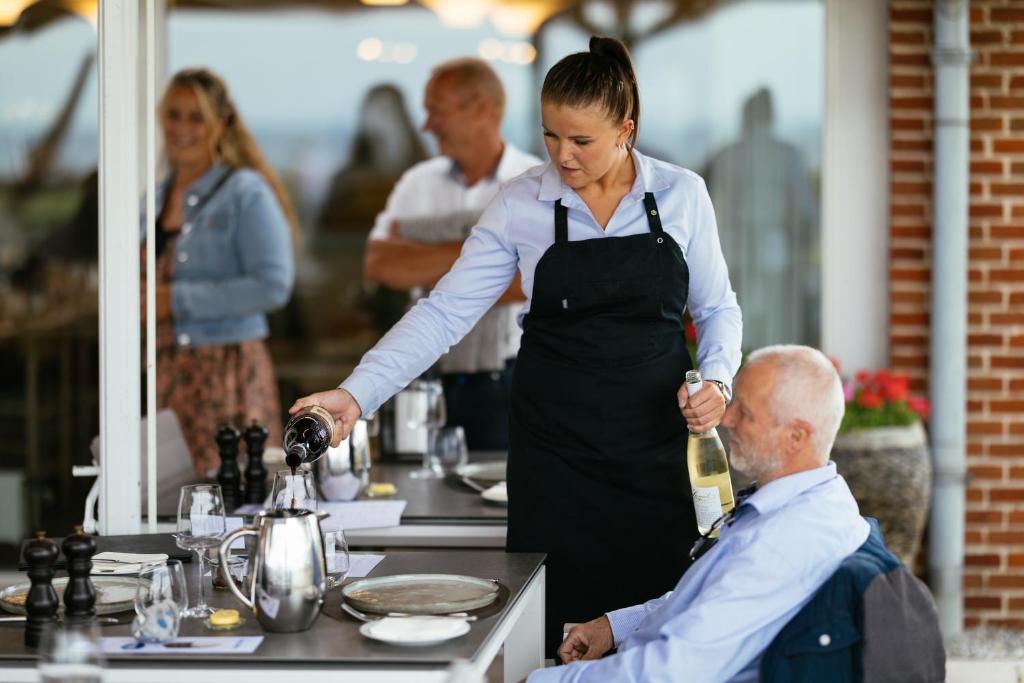 Hosté ubytování Strandhotel Klinten ApS