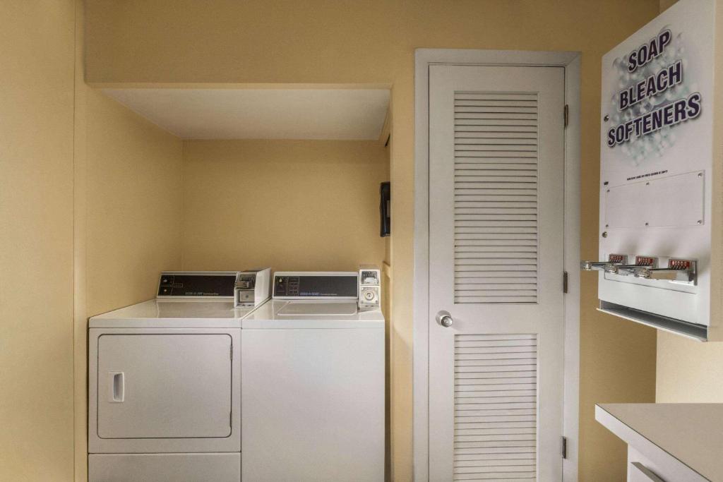 Grundriss der Unterkunft Days Inn by Wyndham Cocoa Beach Port Canaveral