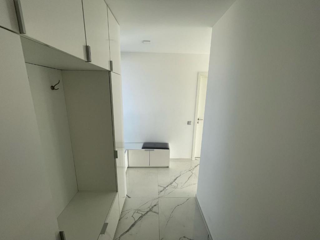 Zdjęcie z galerii obiektu Luxury Apartments in Balatonalmádi, Almádi Lux Apartman II - Crystal White w mieście Balatonalmádi