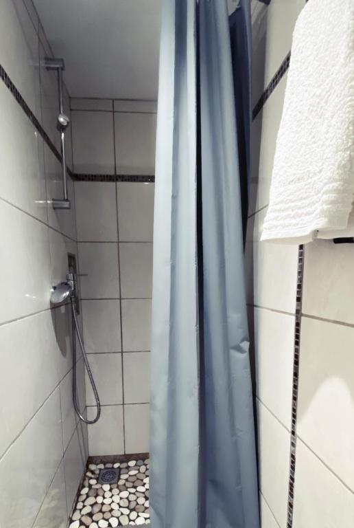 Koupelna v ubytování Studio 2/4 personnes avec vue mer & piscine - Résidence Marinotel