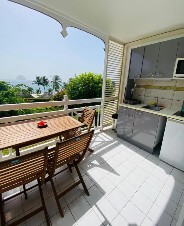 Balkón nebo terasa v ubytování Studio 2/4 personnes avec vue mer & piscine - Résidence Marinotel
