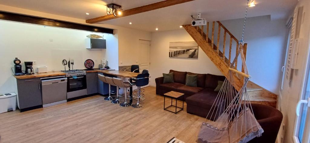 Kuchyň nebo kuchyňský kout v ubytování Gite 2 Le Loft du ChAtÔ