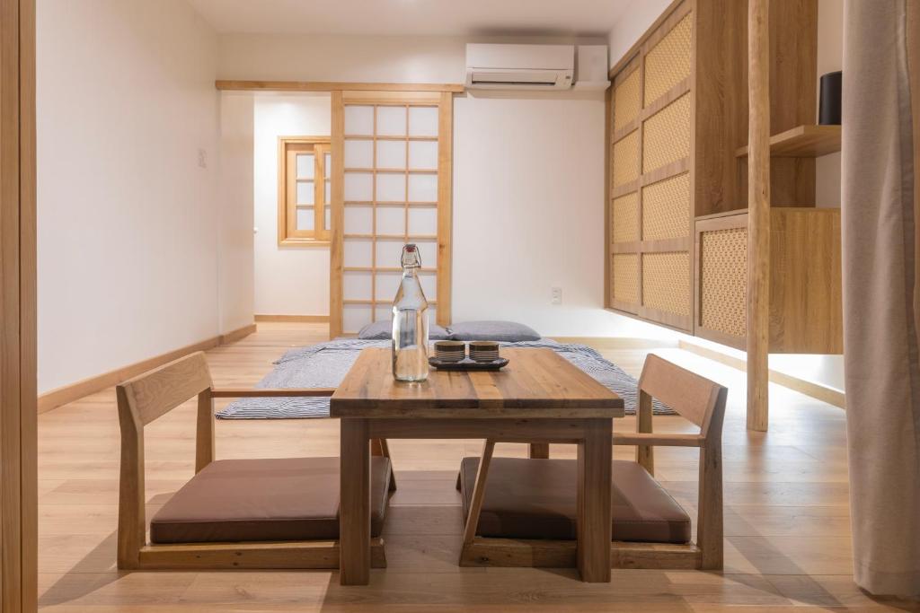 Khu vực ghế ngồi tại Hajime Homestay Hue