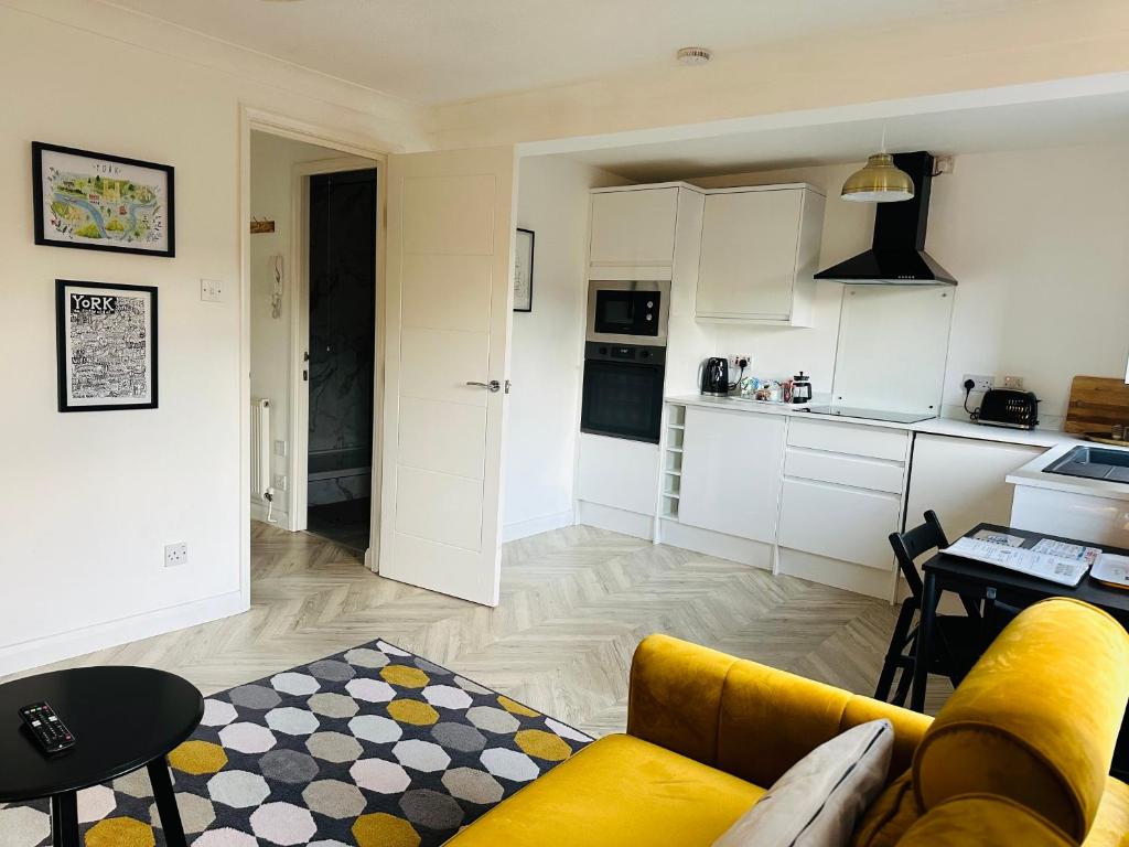 Tower 58Funky, Central, Free Parking - One-Bedroom Apartment