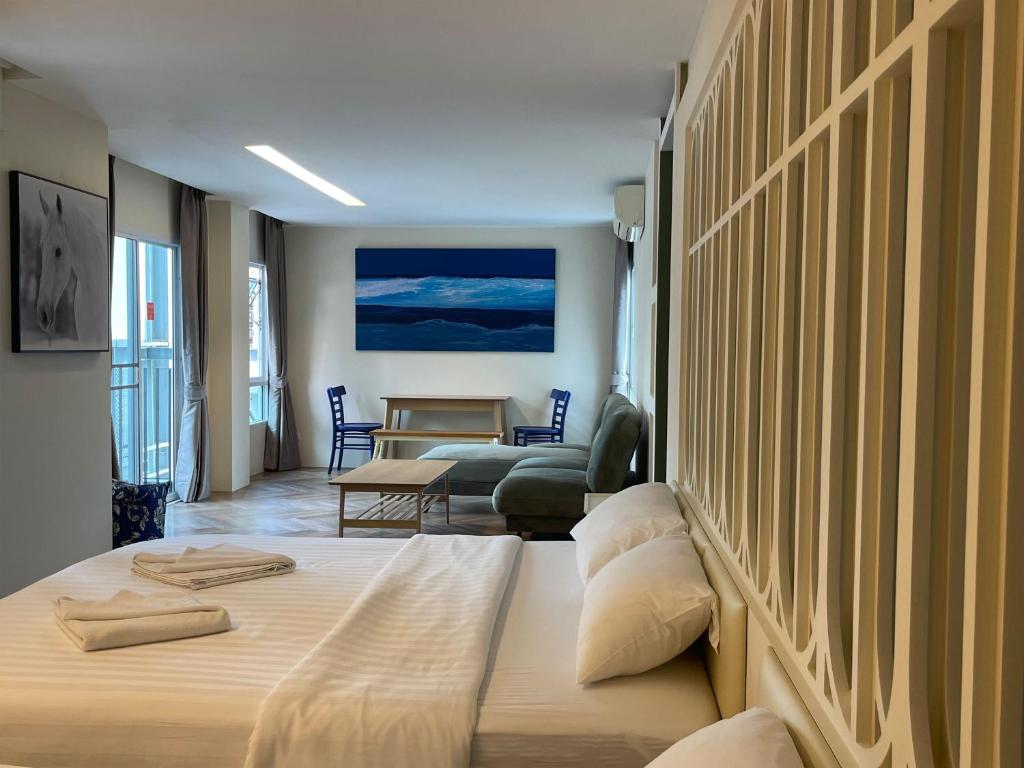 Hub Hua Hin 57 - Resim 2