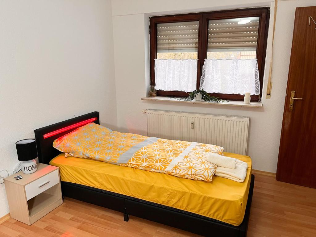 Postel nebo postele na pokoji v ubytování Herrenalber