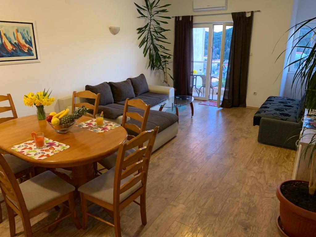 Χώρος καθιστικού στο Apartments Orchidea