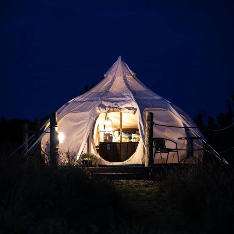 Φωτογραφία από το άλμπουμ του The Getaway - Woodland View - Couples Luxury Belle Tent σε Dungarvan