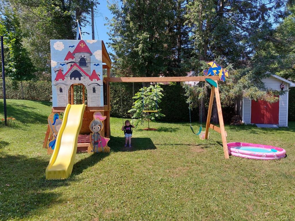 Herní místnost nebo prostor pro děti v ubytování Gîte Au p'tit bonheur B&B