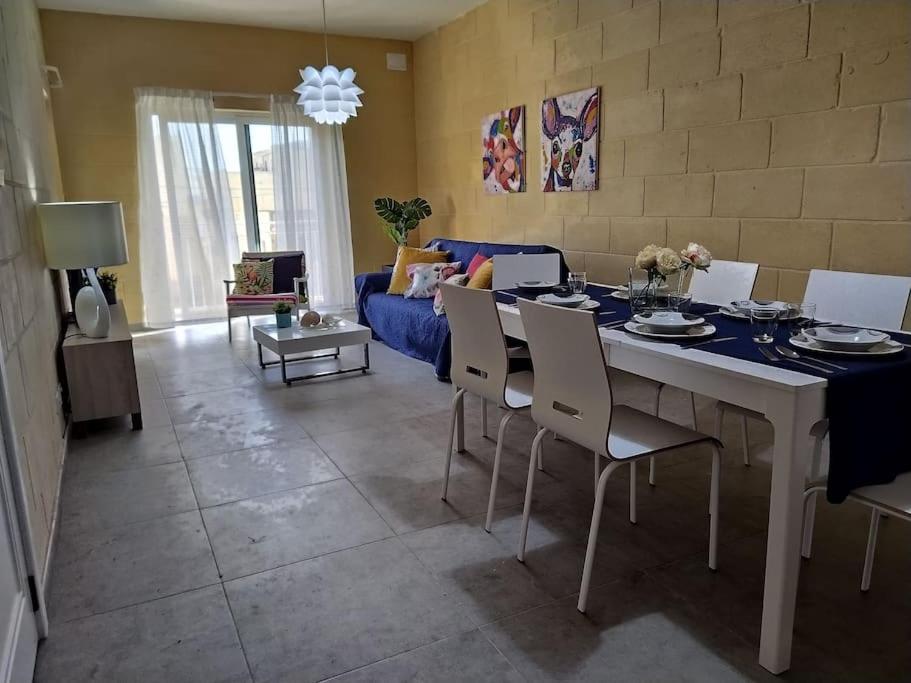 Prostor za sedenje u objektu Apartment close to the sea