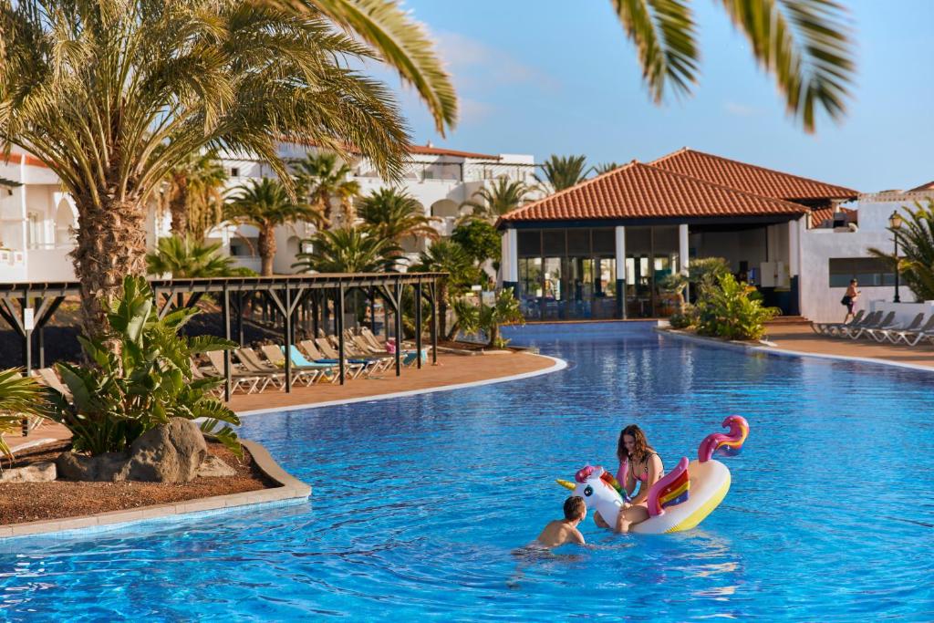 Bazén v ubytování TUI MAGIC LIFE Fuerteventura - All Inclusive nebo v jeho okolí