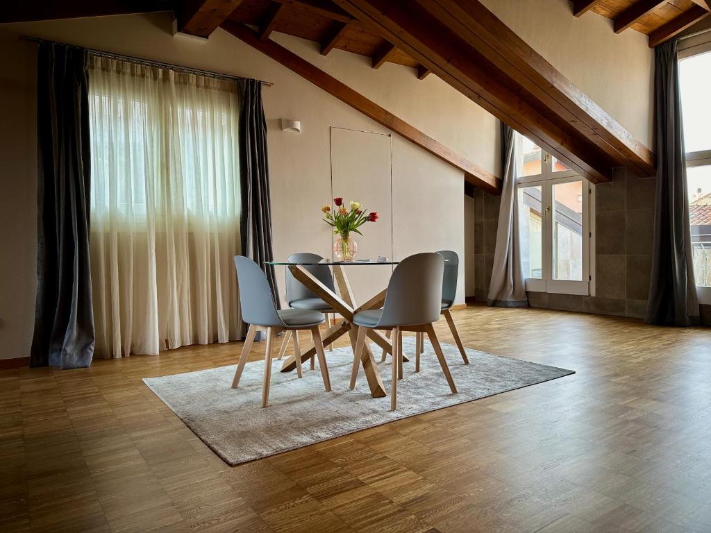 Posedenie v ubytovaní Magic Place Bergamo! Relax Apartment with terrace in the heart of the city
