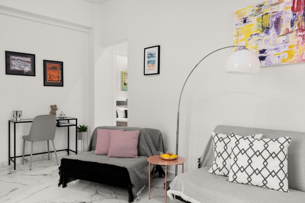 Część wypoczynkowa w obiekcie Luxury apartment in Glyfada(near metro station)C82