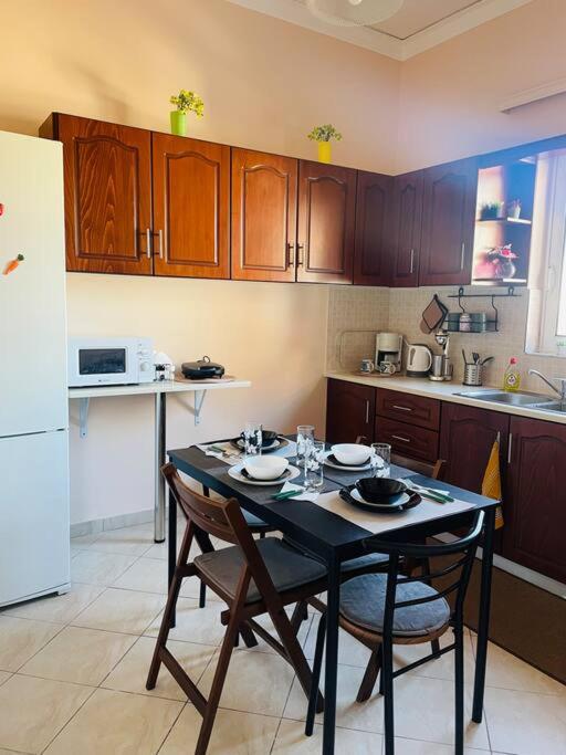 Kuchyň nebo kuchyňský kout v ubytování Bayside Apt.