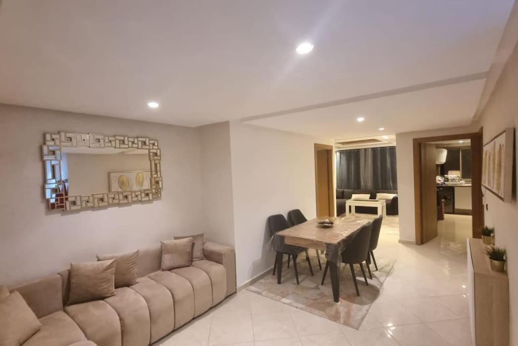 Un lugar para sentarse en Appart familial chic & confort