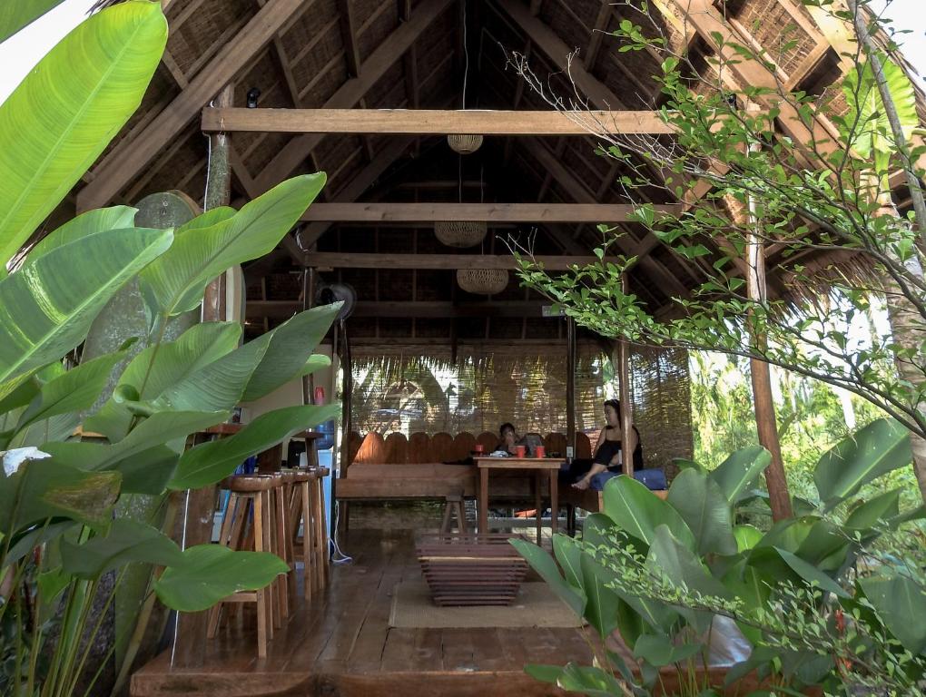 Zahrada ubytování Single Fin Siargao