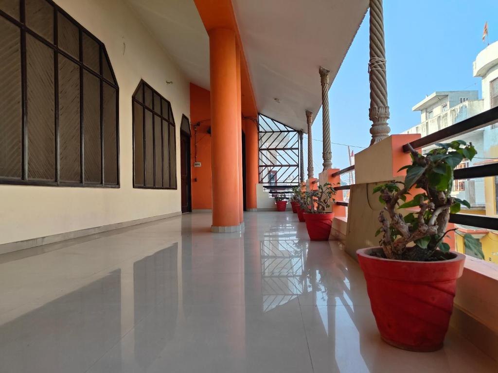 Balkón nebo terasa v ubytování Shantiniketan 2 BHK Homestay in Ayodhya