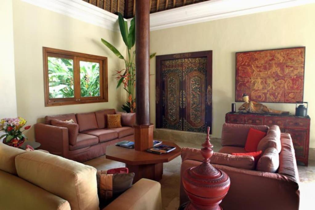 Posezení v ubytování Jungle Villa! Breath-taking views & near Ubud!