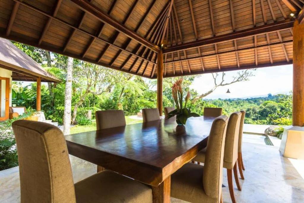 Balkón nebo terasa v ubytování Jungle Villa! Breath-taking views & near Ubud!