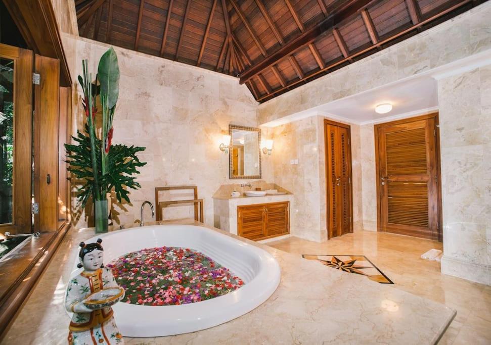 Fotografie z fotogalerie ubytování Jungle Villa! Breath-taking views & near Ubud! v destinaci Penginyahan