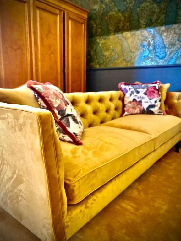 Posezení v ubytování Grenna Hotell