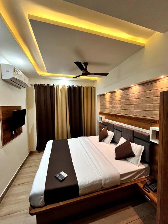 Postel nebo postele na pokoji v ubytování Hotel Leela Vilas Pushkar -A Boutique Hotel