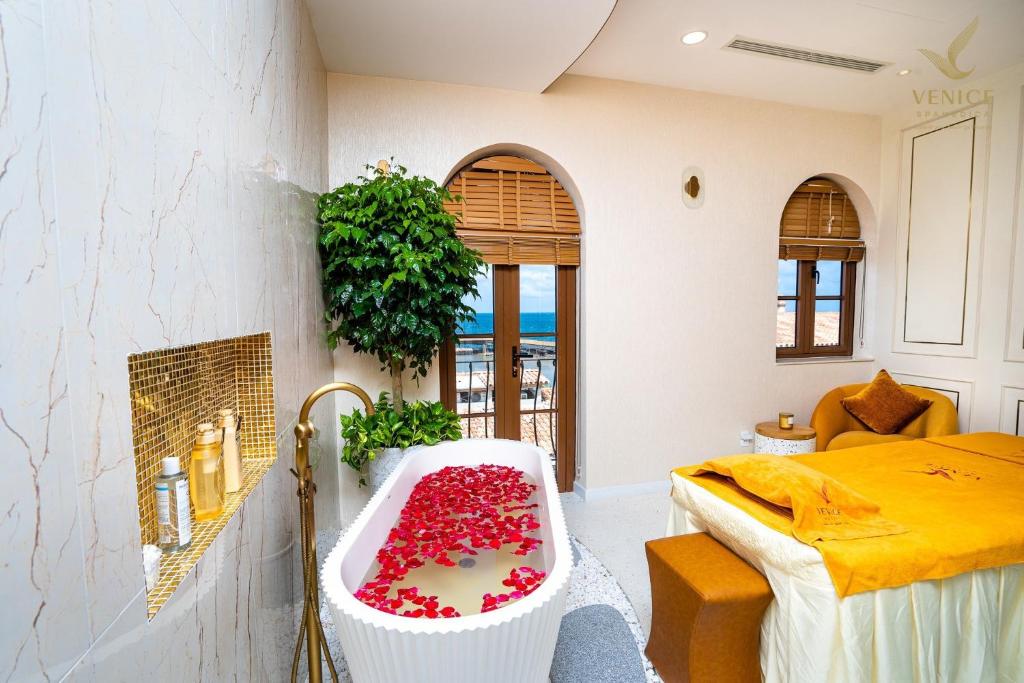 Khu vực ghế ngồi tại Venice Hotel Phu Quoc - Free Airport Shuttle & Sunset Town Tour