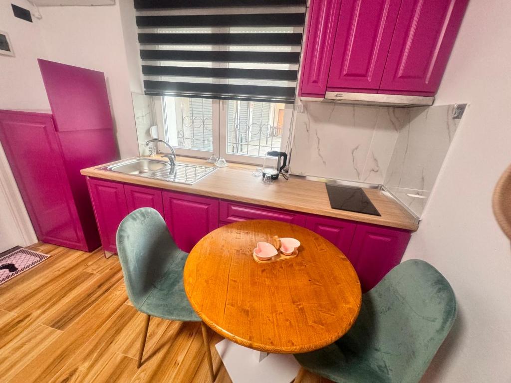Kuchyň nebo kuchyňský kout v ubytování Keli’s apartments