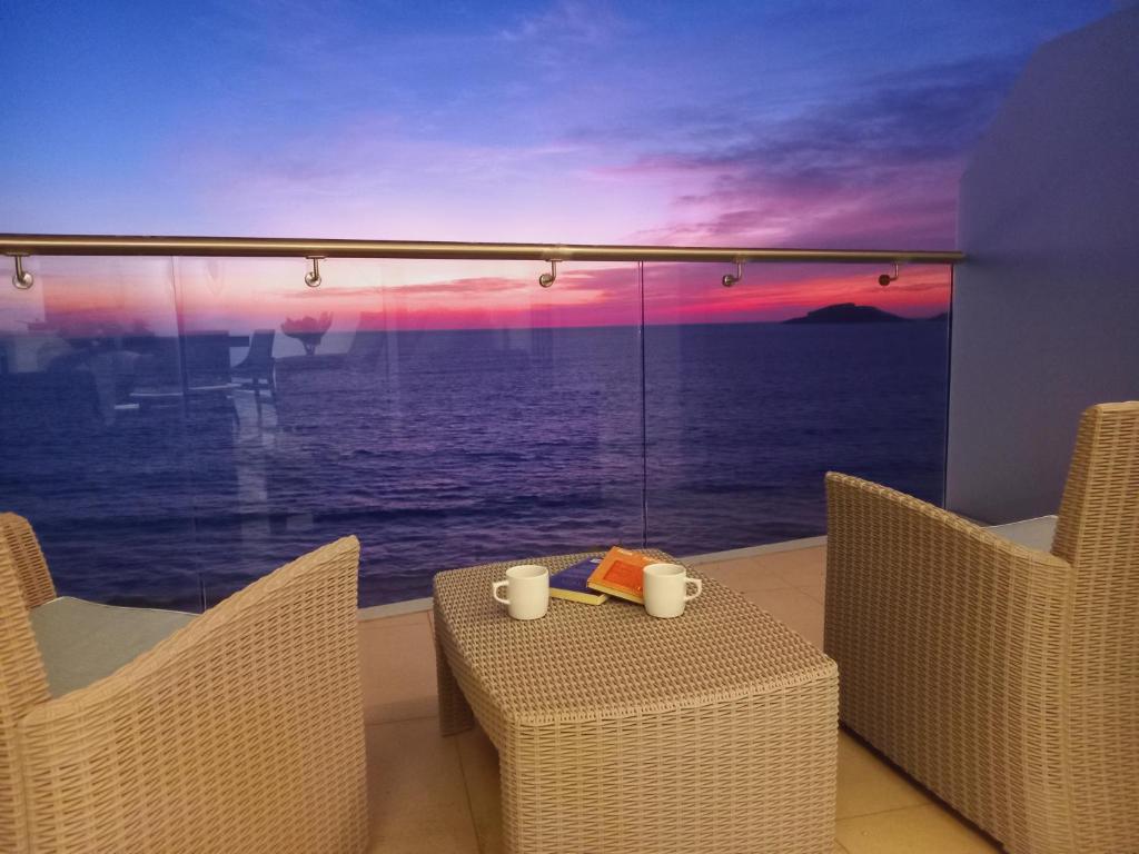 1 Bedroom apartment ocean front, Mazatlán (updated prices 2024)