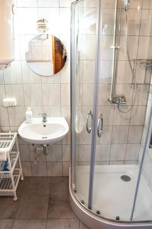 Koupelna v ubytování Domki całoroczne u Eli
