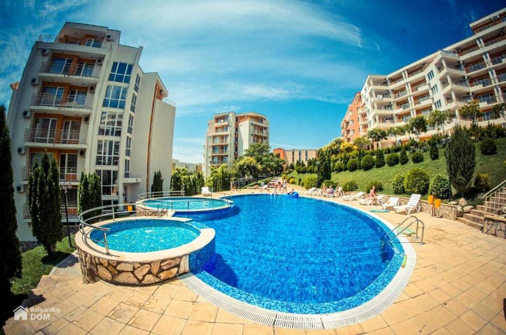 Bazén v ubytování Imperial Fort Club Apartament nebo v jeho okolí