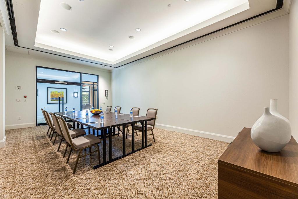 Posezení v ubytování Sheraton Hotel Stonebriar