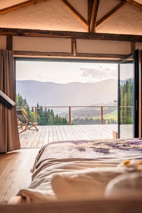 Postel nebo postele na pokoji v ubytování Unterkircher Chalet