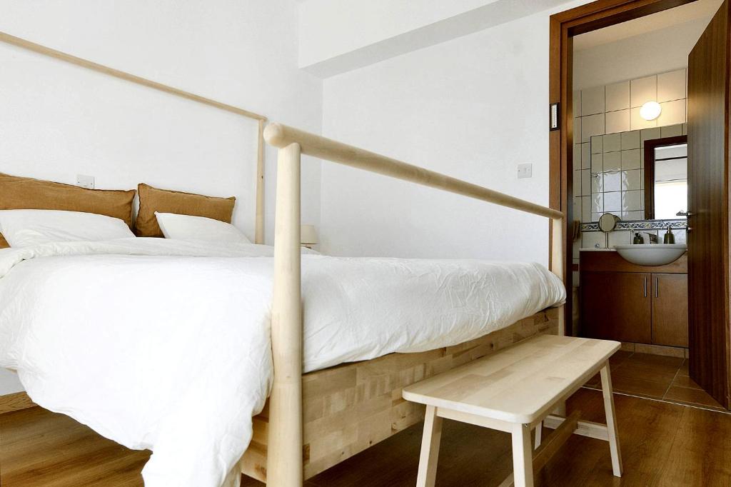 Postel nebo postele na pokoji v ubytování Villa Aura - Villa in Peyia