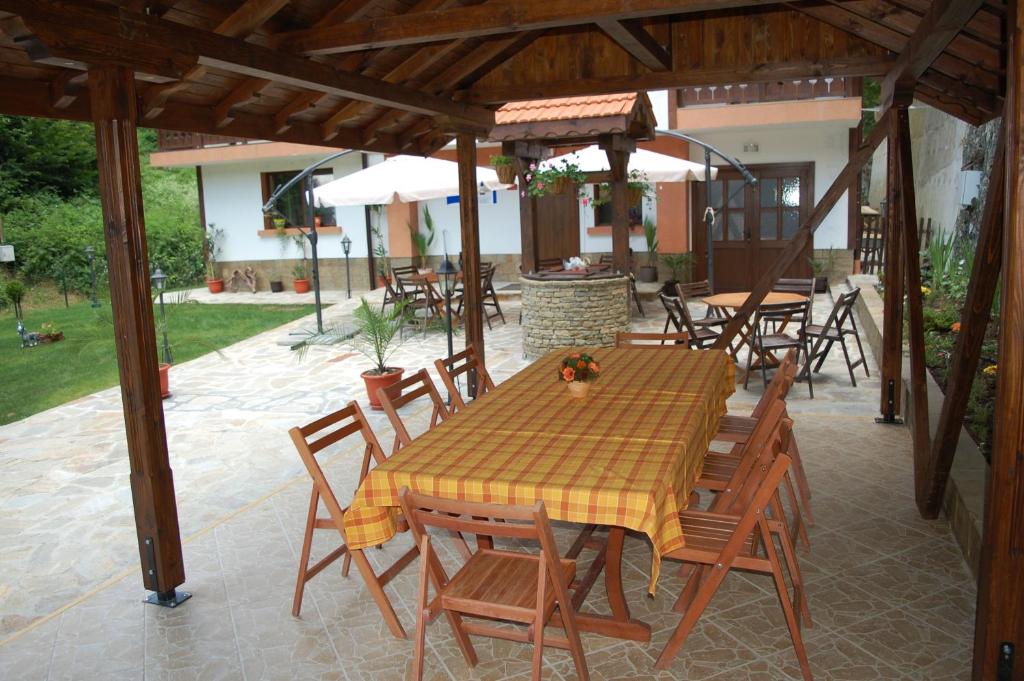 A patio or other outdoor area at Guest House Savina