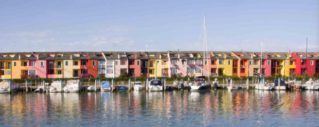 Zdjęcie z galerii obiektu Colourful studio with shared pool for 4 guests w mieście Porto Santa Margherita di Caorle