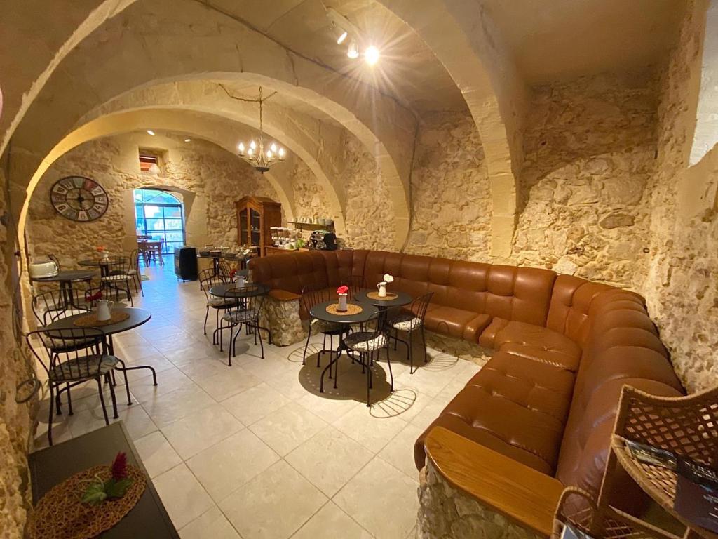 Afbeelding uit fotogalerij van SUNRISE VIEW VILLA in Qala