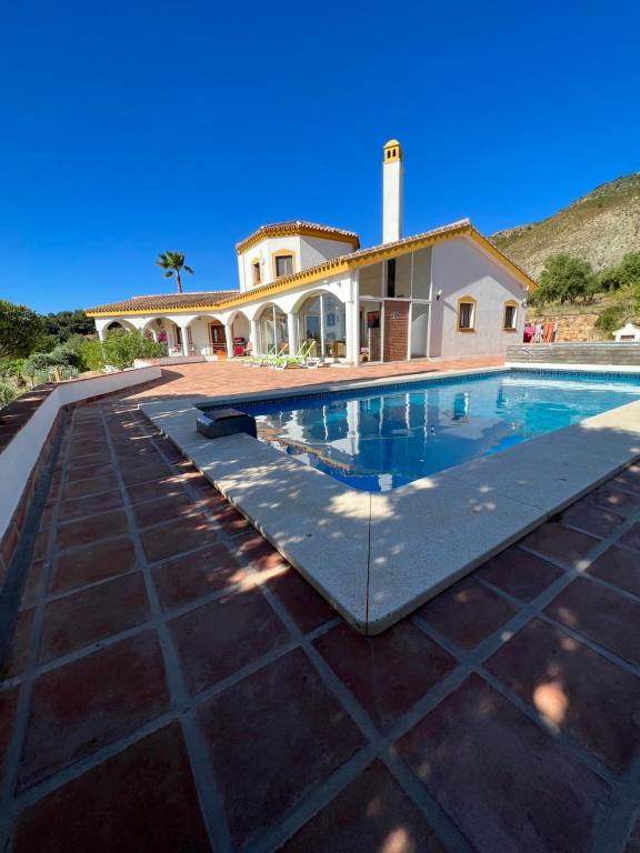 Fotografia z galérie ubytovania Beautiful villa with pool near Casarabonela v destinácii Casarabonela