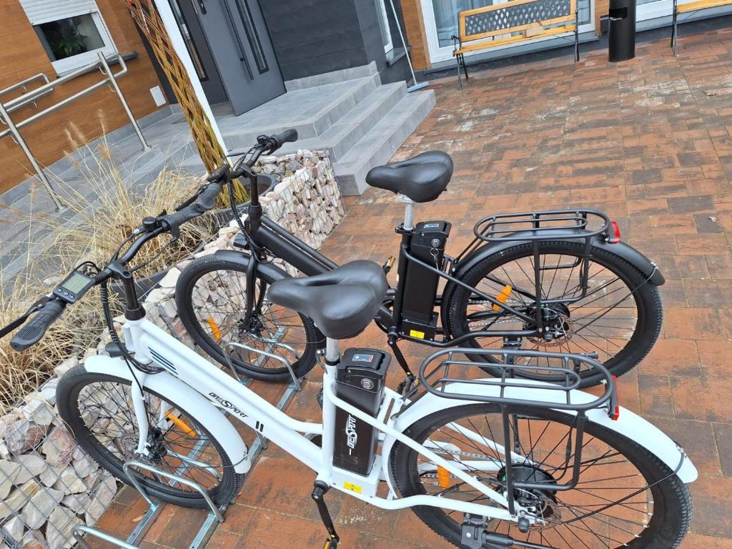 Dviračių sportas apgyvendinimo įstaigoje Comfort Stay, EV, Parking arba apylinkėse