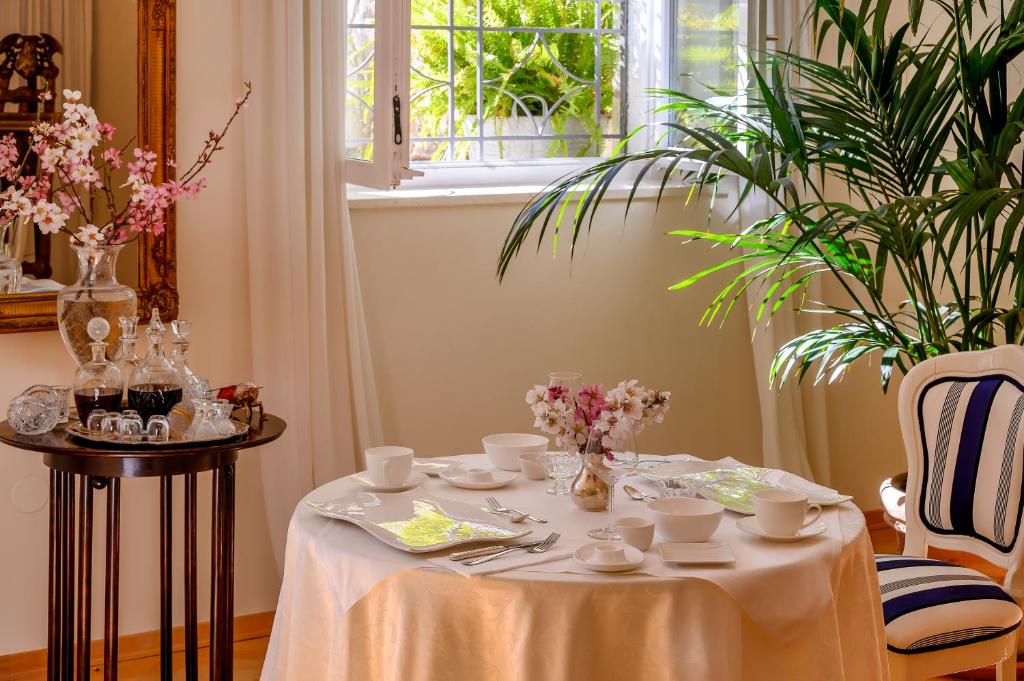 Fotografia z galérie ubytovania PALACE SCHÖN MILESI - esense of prestige - private pool - old money style luxury rooms - walking distance to the old town, the beach and all amenities - BURALUX properties v Splite