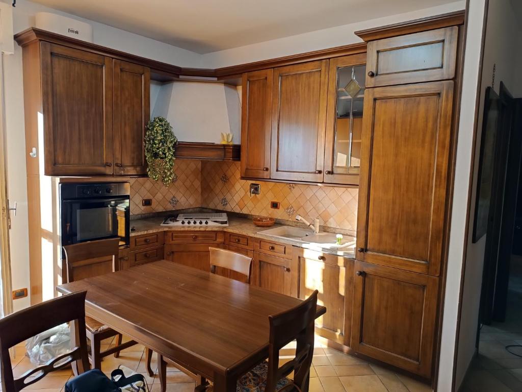 Η κουζίνα ή μικρή κουζίνα στο Casa vacanza Giada