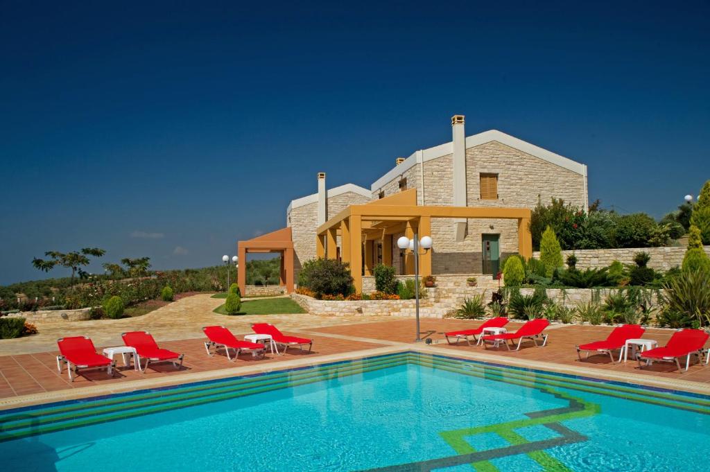 Bazén v ubytování Enastron Villas nebo v jeho okolí