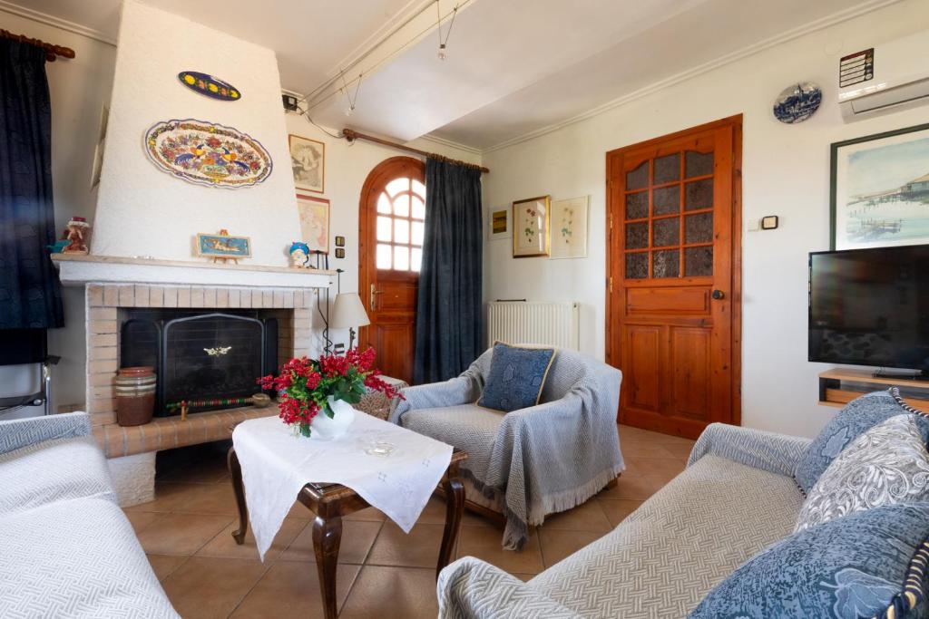 TV a/nebo společenská místnost v ubytování Jacuzzi Pool House AMA5690