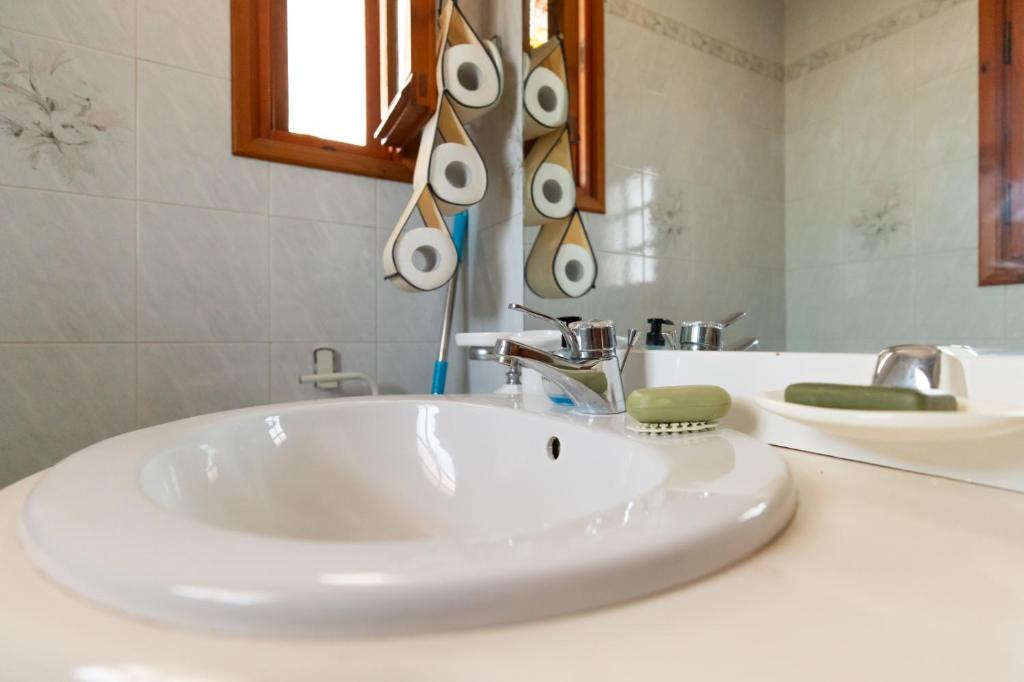 Koupelna v ubytování Jacuzzi Pool House AMA5690