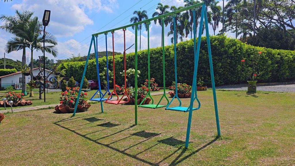 Zona de juegos infantil en Cabañas Cafeteras Cerritos