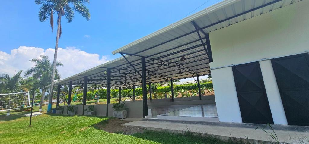 Jardín al aire libre en Cabañas Cafeteras Cerritos