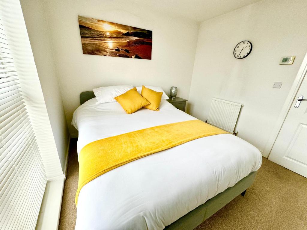 Postel nebo postele na pokoji v ubytování Modern 2-Bedroom Apartment